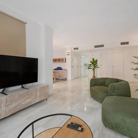 Lumea Del Sol, Naranjos, *